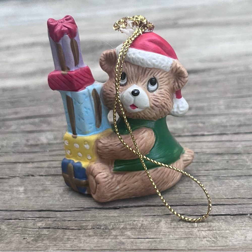 VINTAGE 711 CITGO CHRISTMAS ORNAMENT TEDDY BEAR WITH GIFTS SANTA’S HELPER